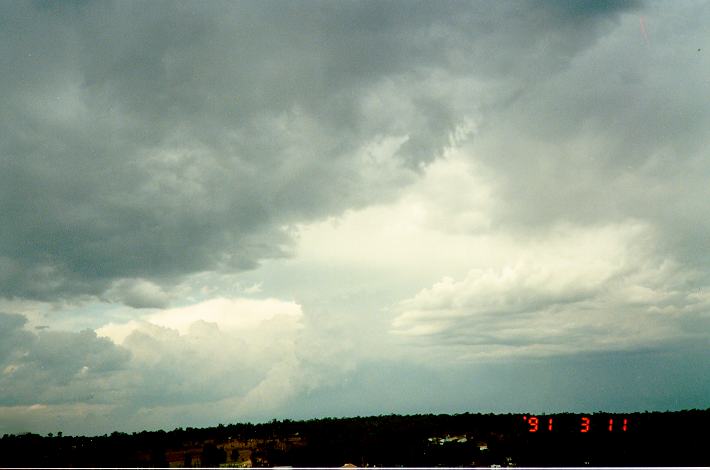 thunderstorm cumulonimbus_incus : Schofields, NSW   11 March 1991