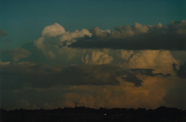 thunderstorm cumulonimbus_incus : Schofields, NSW   5 April 2000