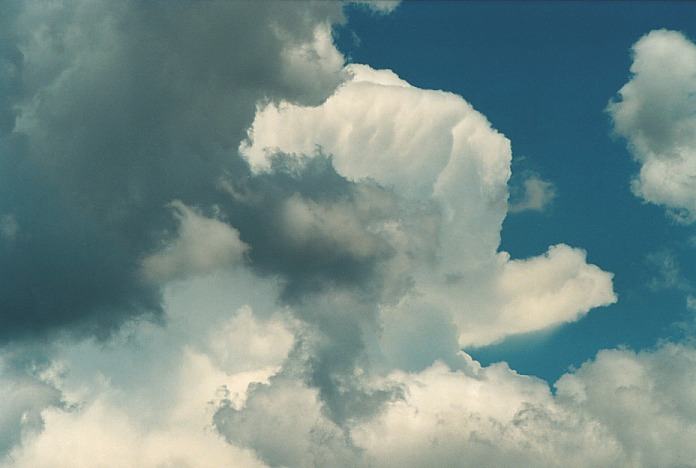 thunderstorm cumulonimbus_incus : Bingara, NSW   4 November 2000