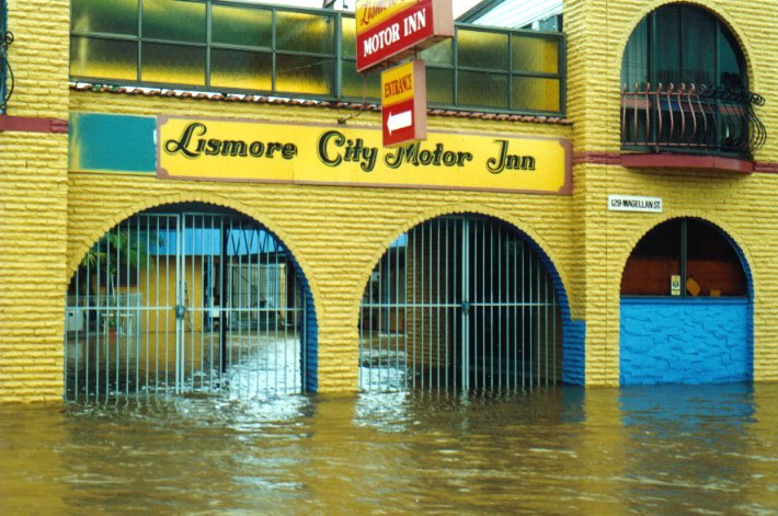 flashflooding flood_pictures : Lismore, NSW   2 February 2001