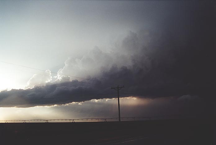 cumulonimbus supercell_thunderstorm : Near Pampa, Texas, USA   29 May 2001