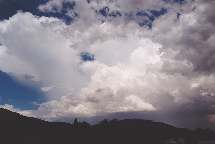 thunderstorm cumulonimbus_incus : Murrurundi, NSW   18 November 2001