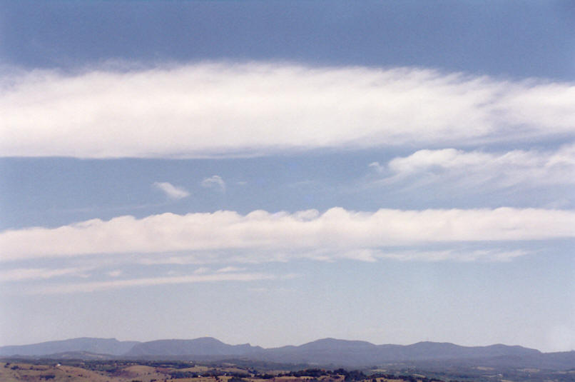 altocumulus lenticularis : McLeans Ridges, NSW   30 October 2002