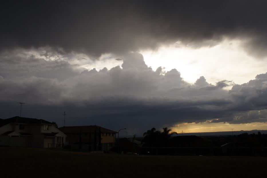 thunderstorm cumulonimbus_calvus : Quakers Hill, NSW   18 February 2006