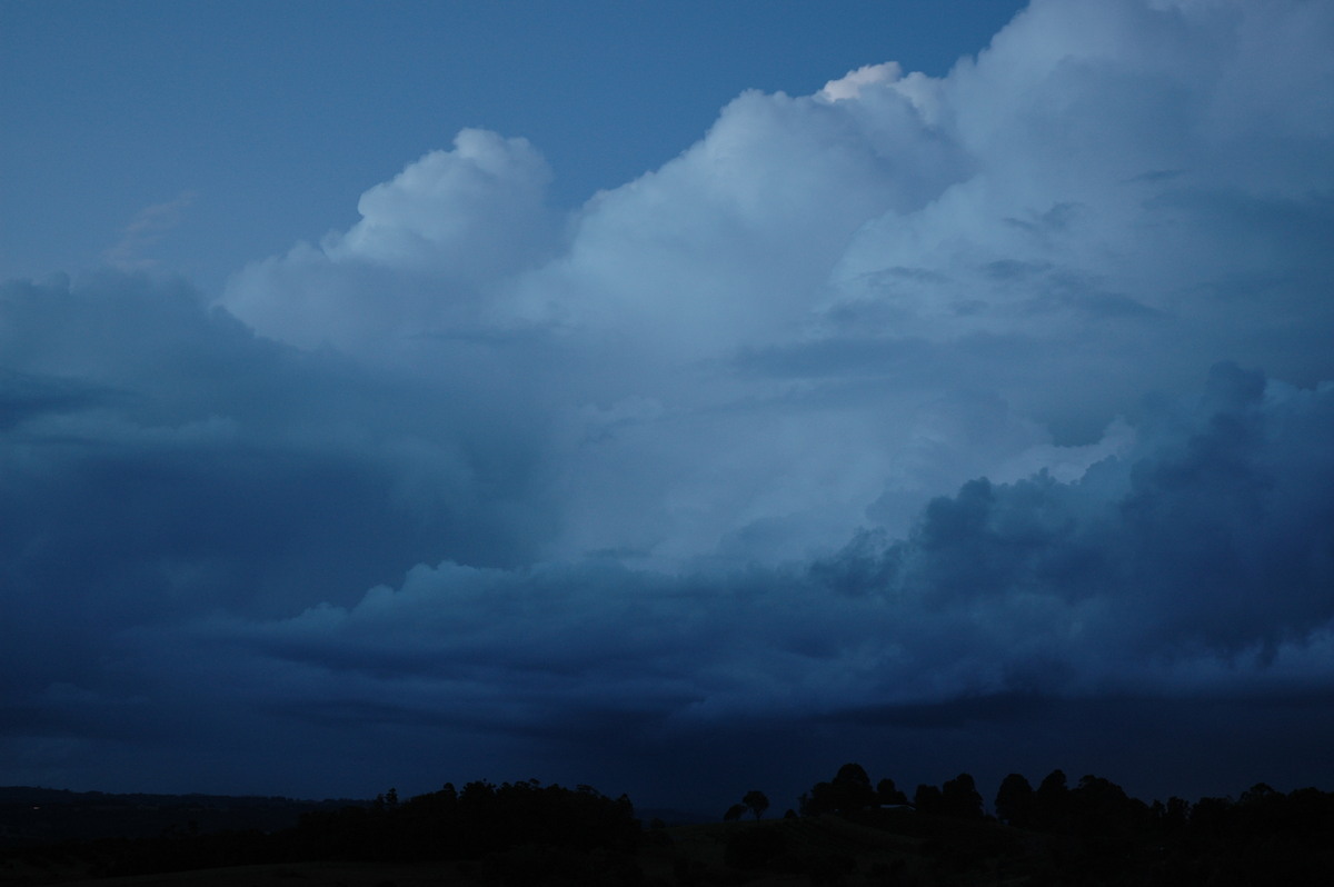 thunderstorm cumulonimbus_calvus : McLeans Ridges, NSW   24 July 2006