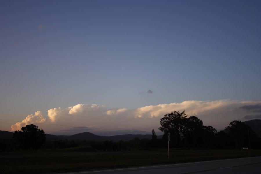 thunderstorm cumulonimbus_incus : near Taree, NSW   26 January 2007