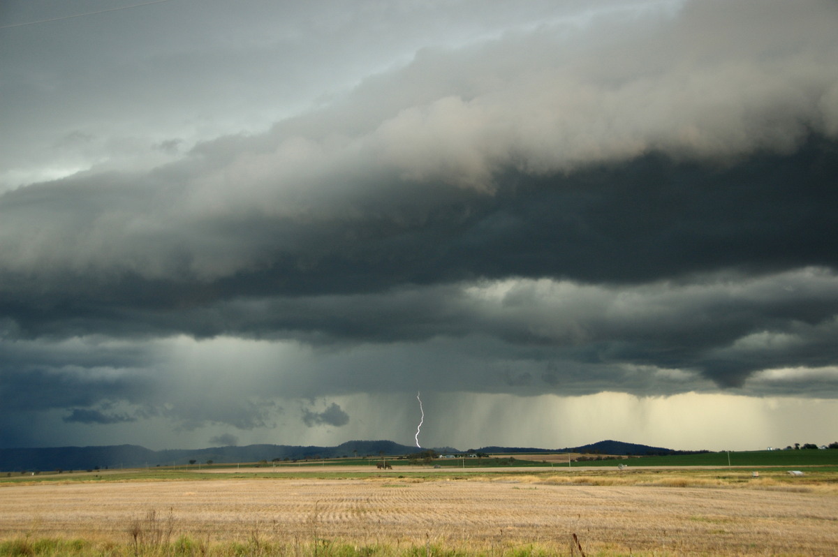 lightning lightning_bolts : near Killarney, QLD   24 January 2009