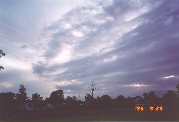 altocumulus altocumulus_cloud : Marayong, NSW   29 September 1995