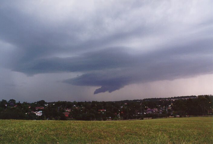 wallcloud thunderstorm_wall_cloud : Rooty Hill, NSW   10 November 1997