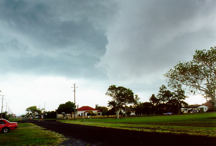 wallcloud thunderstorm_wall_cloud : Ballina, NSW   30 November 1997