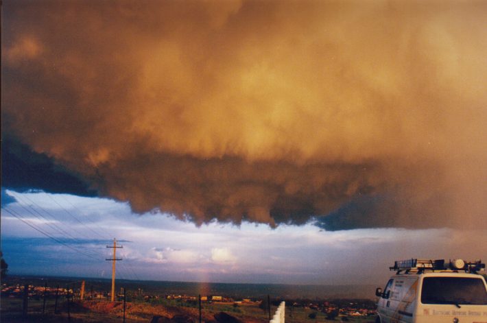cumulonimbus thunderstorm_base : Horsley Park, NSW   13 November 1998