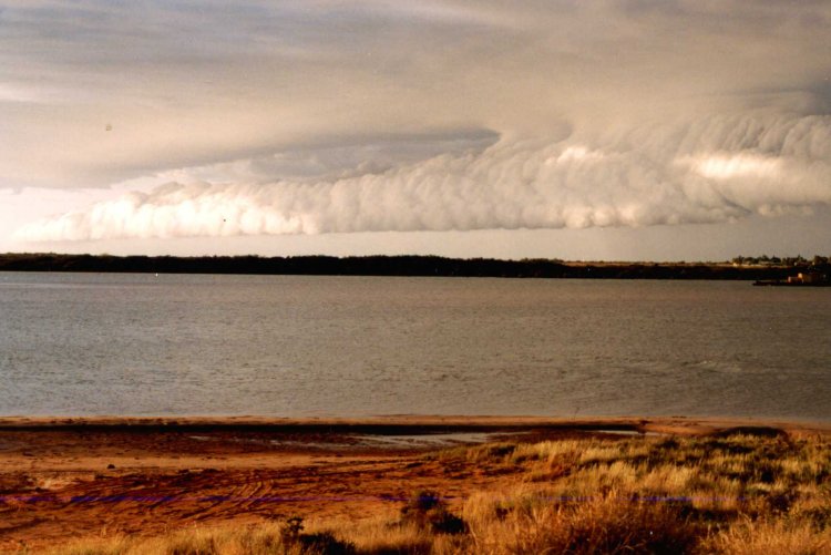 contributions received : Carnarvon, WA<BR>Photo by Chris Giles   22 March 1999