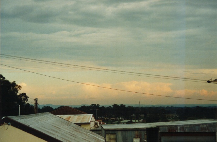 thunderstorm cumulonimbus_incus : Schofields, NSW   24 September 1999
