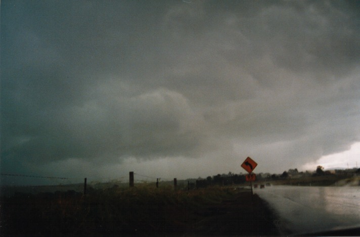 cumulonimbus thunderstorm_base : W of Singleton, NSW   31 October 1999