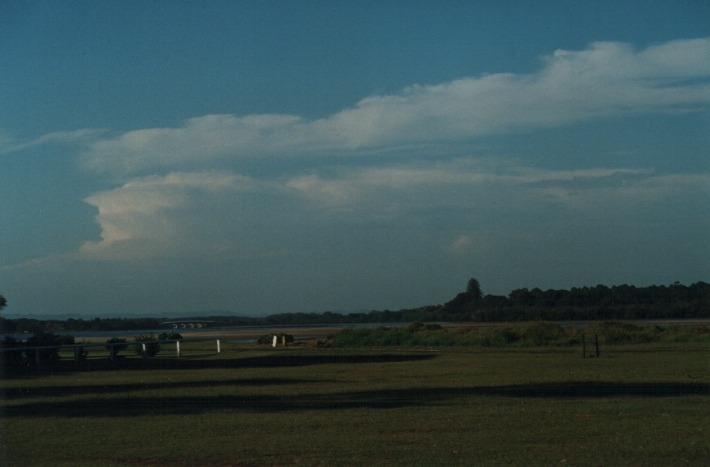 thunderstorm cumulonimbus_incus : Ballina, NSW   21 January 2000