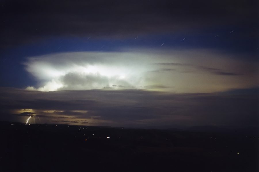 lightning lightning_bolts : McLeans Ridges, NSW   16 October 2000