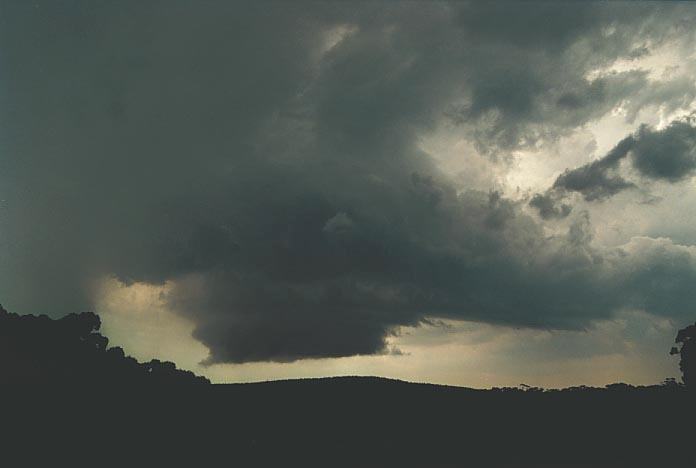 wallcloud thunderstorm_wall_cloud : E of Oberon, NSW   7 January 2001