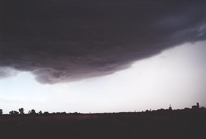 wallcloud thunderstorm_wall_cloud : W of Bluff City, Kansas, USA   4 June 2001