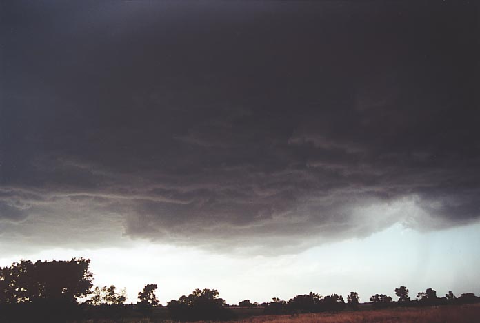 cumulonimbus supercell_thunderstorm : W of Bluff City, Kansas, USA   4 June 2001