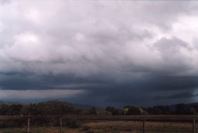 cumulonimbus thunderstorm_base : 16km S of Nabiac, NSW   3 October 2001