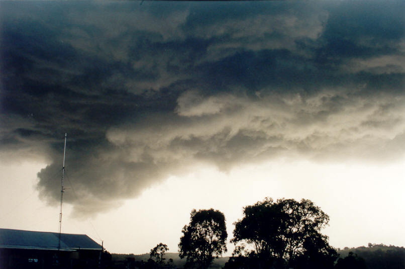 wallcloud thunderstorm_wall_cloud : Tregeagle, NSW   26 March 2002