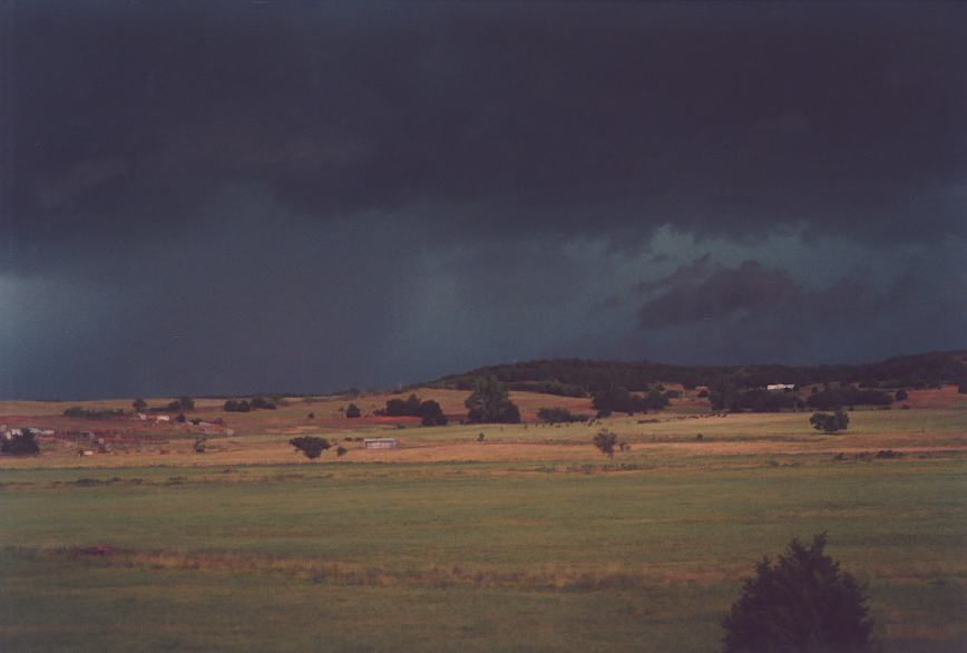 cumulonimbus thunderstorm_base : near Binger, Oklahoma, USA   10 June 2003