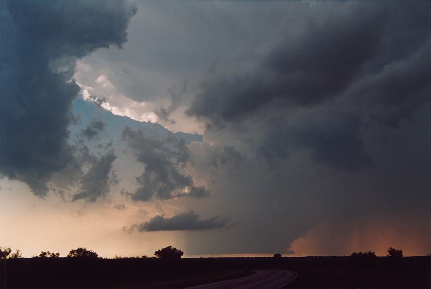 raincascade precipitation_cascade : E of Newcastle, Texas, USA   12 June 2003