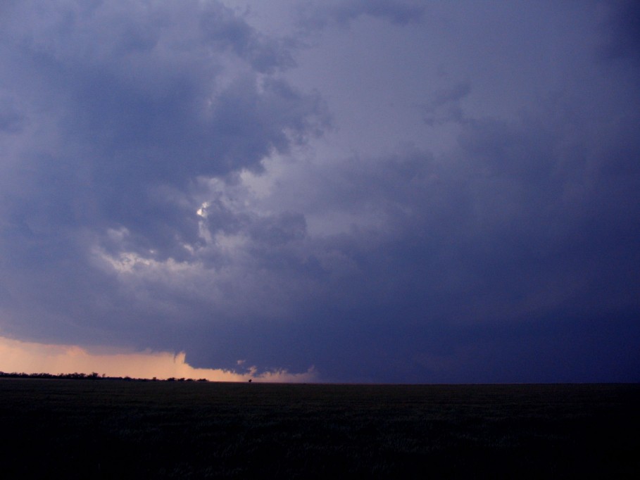 wallcloud thunderstorm_wall_cloud : near Paducah, Texas, USA   13 May 2005