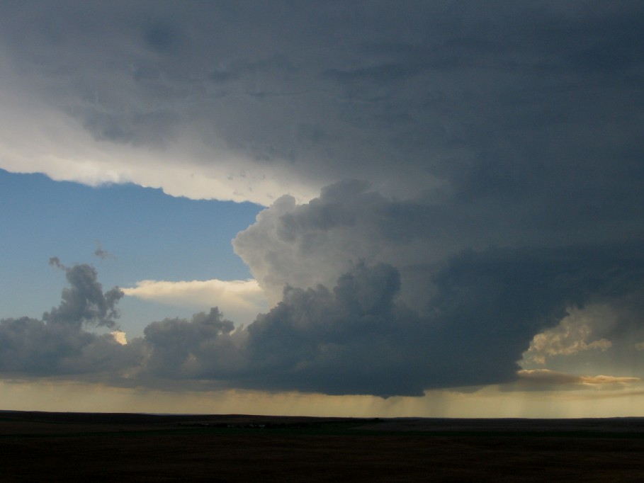 wallcloud thunderstorm_wall_cloud : E of Wanblee, South Dakota, USA   7 June 2005