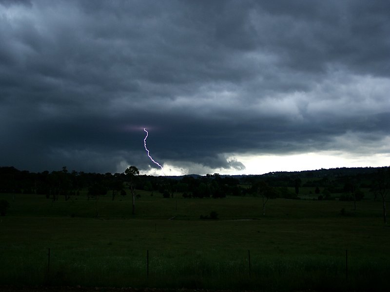 cumulonimbus thunderstorm_base : Armidale, NSW   27 November 2005