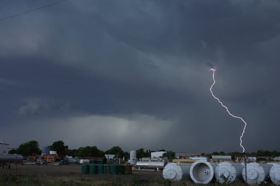 cumulonimbus thunderstorm_base : near Sayre, Oklahoma, USA   30 May 2006