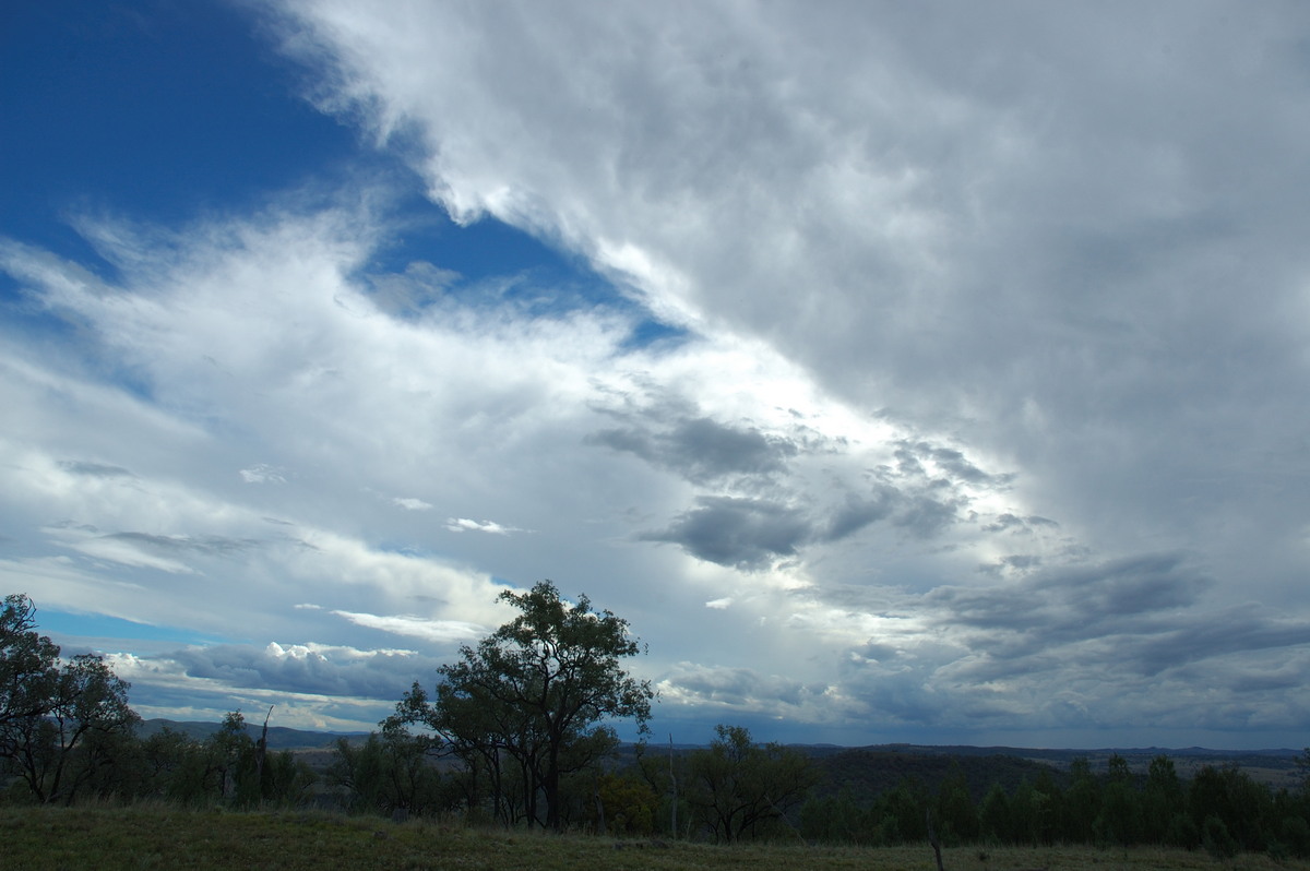 anvil thunderstorm_anvils : W of Tenterfield, NSW   25 March 2007