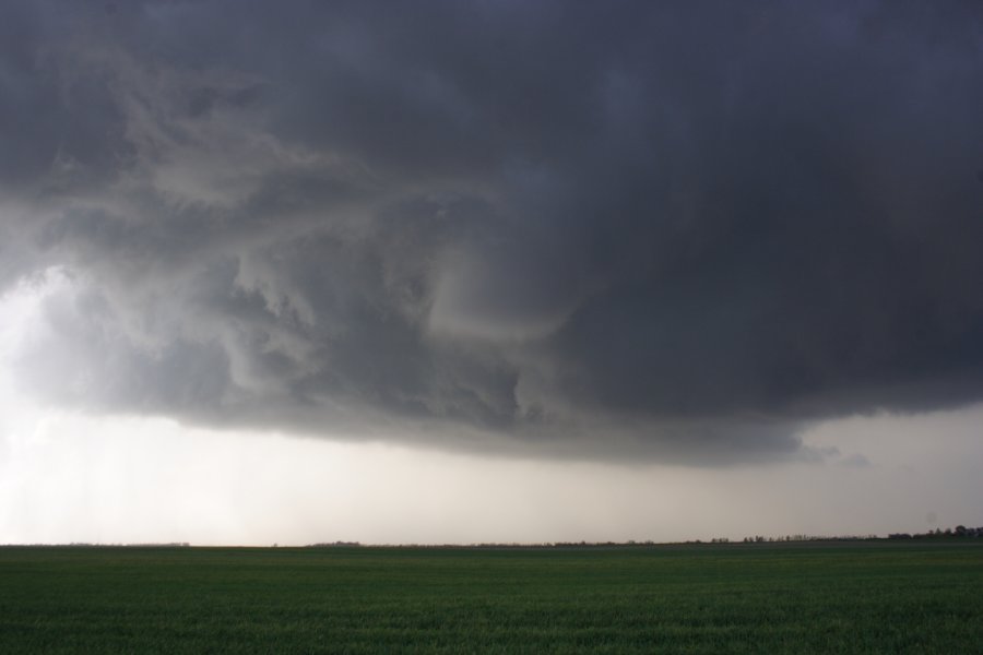 cumulonimbus supercell_thunderstorm : Nickerson, Kansas, USA   24 April 2007