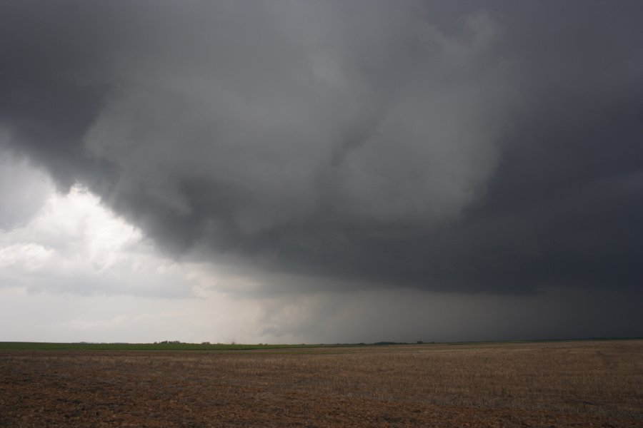 tornadoes funnel_tornado_waterspout : SW of Pratt, Kansas, USA   5 May 2007