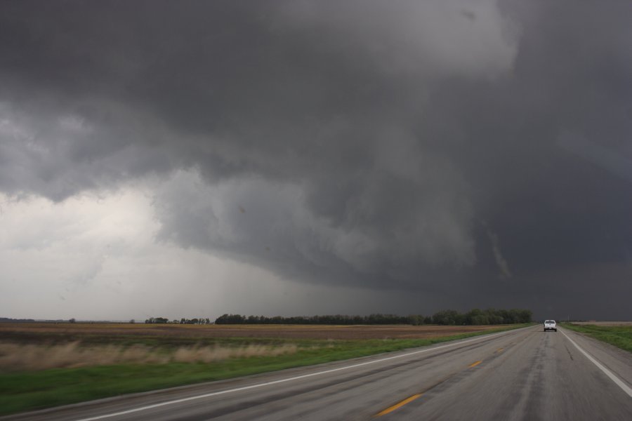 cumulonimbus supercell_thunderstorm : near Pratt, Kansas, USA   5 May 2007