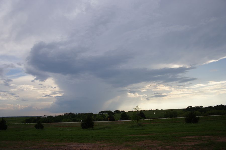 thunderstorm cumulonimbus_incus : near Guthrie, Oklahoma, USA   11 May 2007