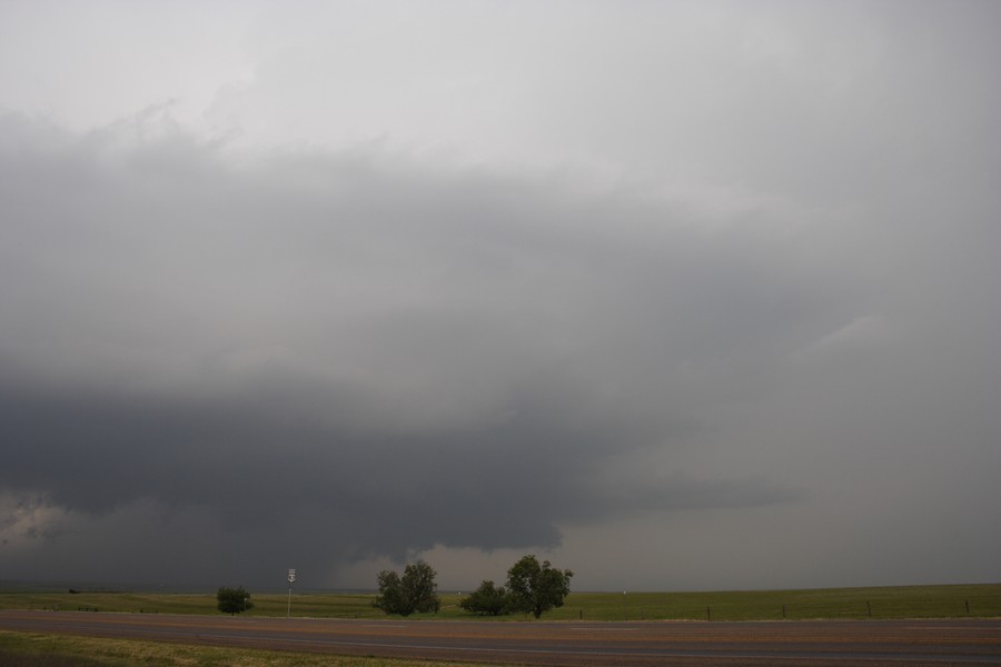 wallcloud thunderstorm_wall_cloud : SE of Perryton, Texas, USA   23 May 2007