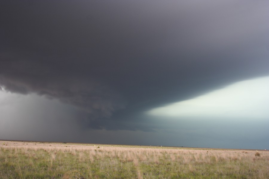 cumulonimbus supercell_thunderstorm : W of Guyman, Oklahoma, USA   31 May 2007